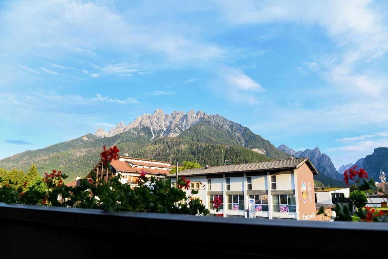 Guesthouse Rosengarten Dobbiaco Exterior foto